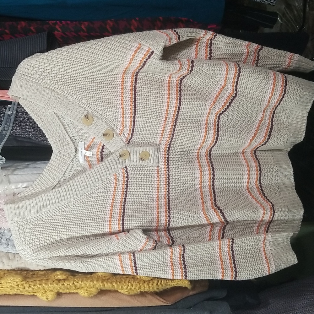 Maurices sweater